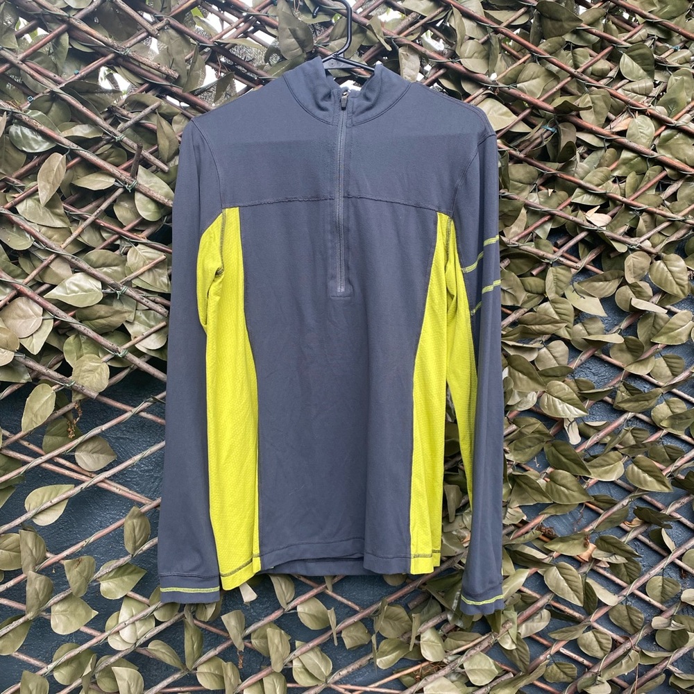Lululemon Athletic Half Zip Mens Green And Gray size Small